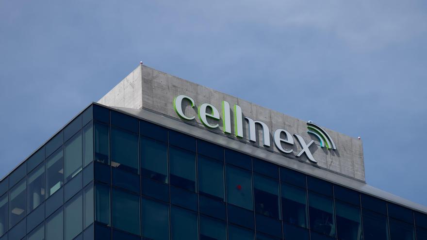 Cellnex reduce sus pérdidas en un 29% y evalúa avanzar a 2025 la remuneración al accionista