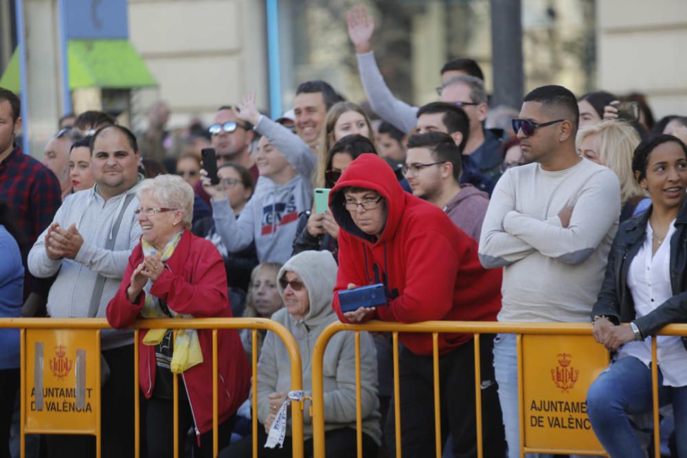 Búscate en el público de la mascletà del 1 de marzo