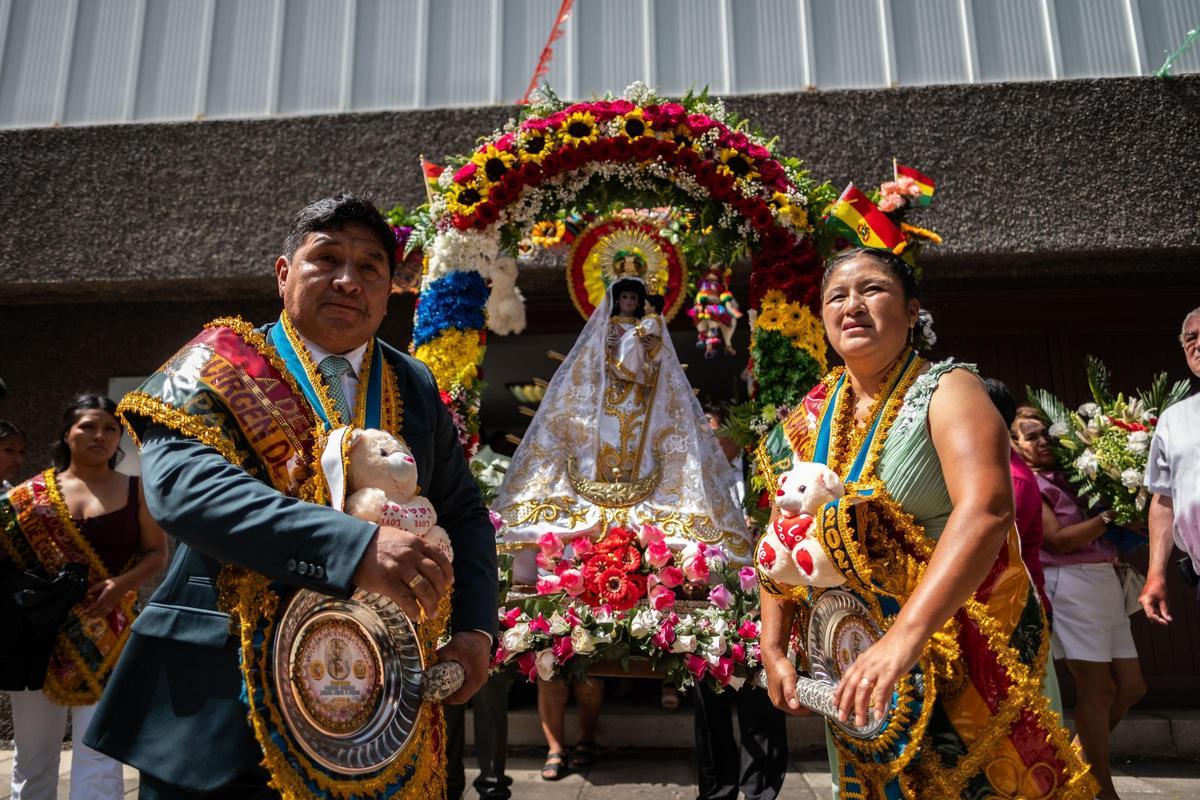 Fiesta de la virgen de Copacabana de la comunidad boliviana en Tenerife