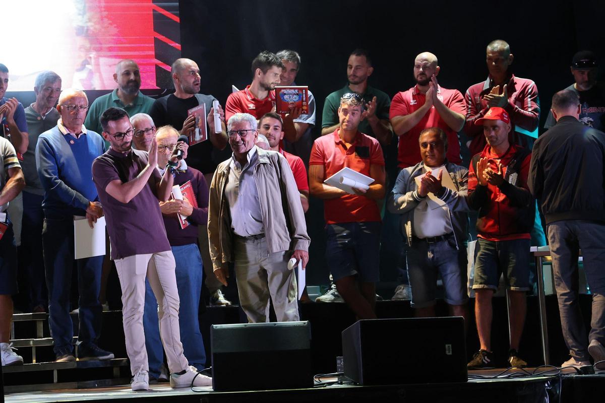 Acto de celebración del 50 aniversario del Valinox Atlético Novás .