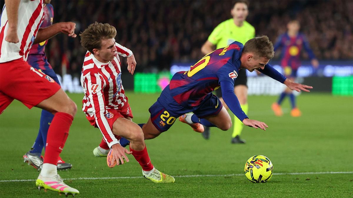 La acción del penalti de Barrios sobre Dani Olmo