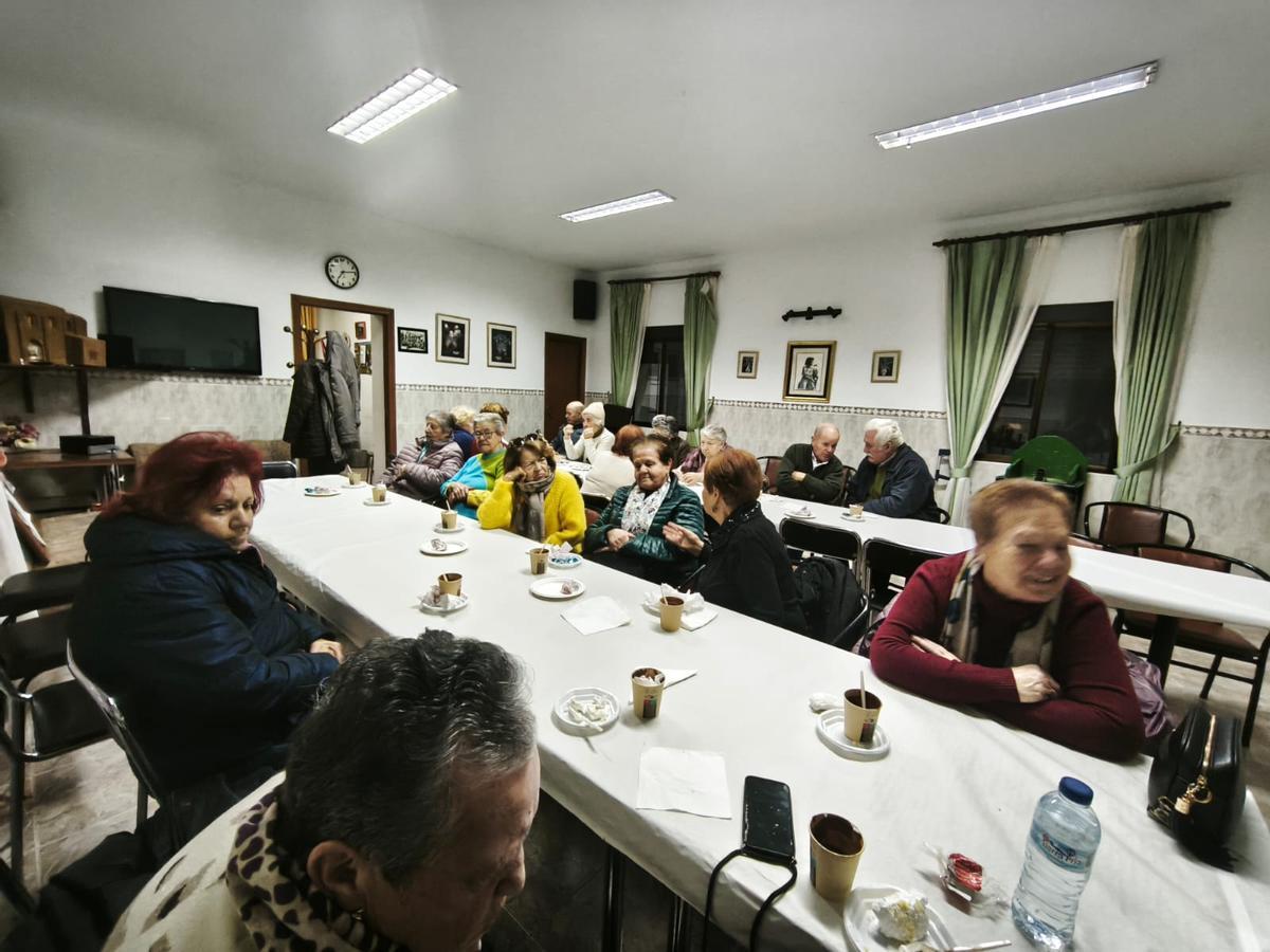 Fotogalería | Hinojal hace frente a la borrasca y se encomienda a San Sebastián Fotogalería | Hinojal hace frente a la borrasca y se encomienda a San Sebastián