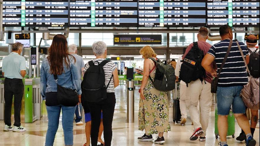 Ya es oficial: la huelga indefinida de controladores aéreos afectará a estos cuatro aeropuertos de Canarias