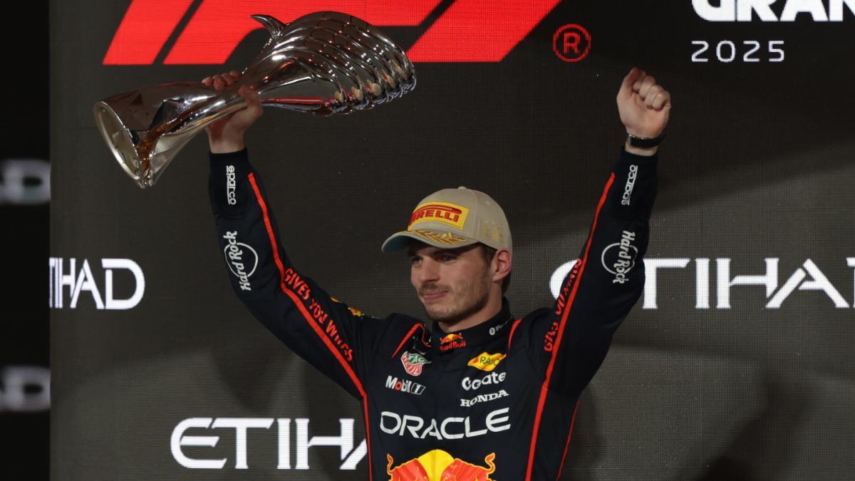Max Verstappen en el podio del Gran Premio de Abu Dabi de Fórmula 1