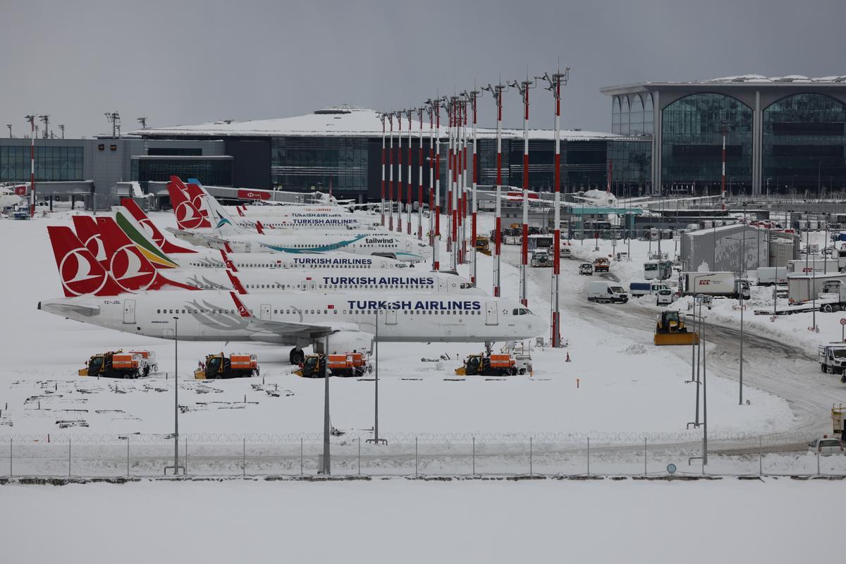 Aeropuerto de Estambul, donde numerosos vuelos han sido suspendidos a causa de la nieve.