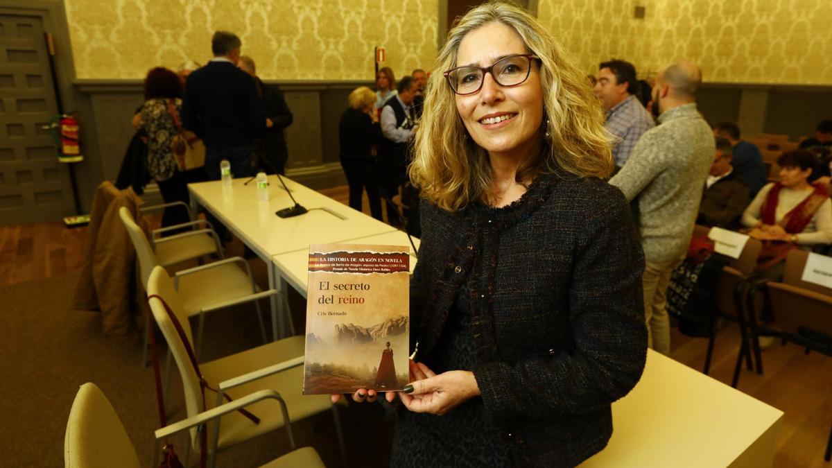 Cris Bernadó presentó su novela 'El secreto del reino' en el museo Pablo Gargallo de Zaragoza.