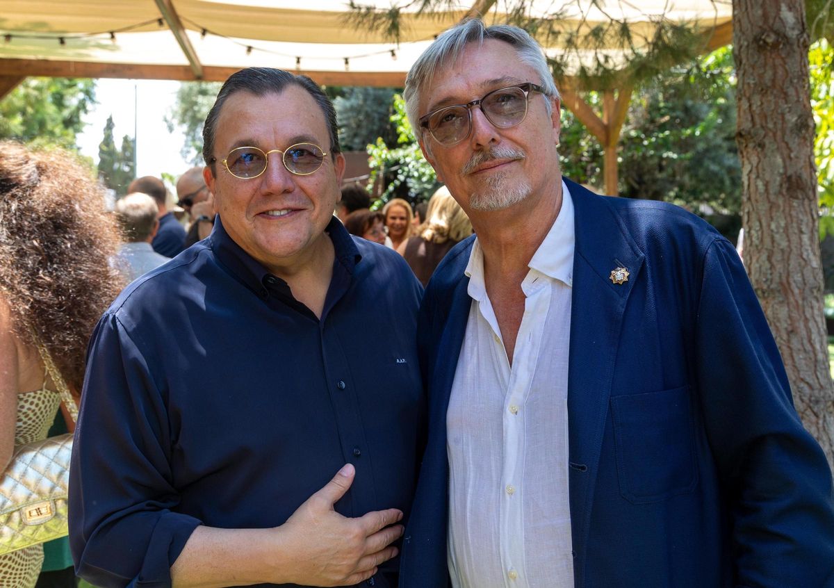 El doctor Server posa con Antonio Arias, vicepresidente y CEO del Grupo Vectalia.