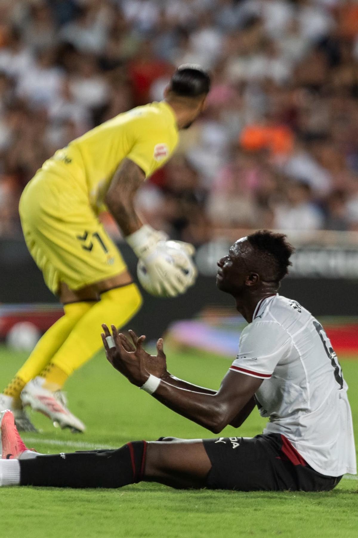 Umar Sadiq se lamenta de la ocasión perdida