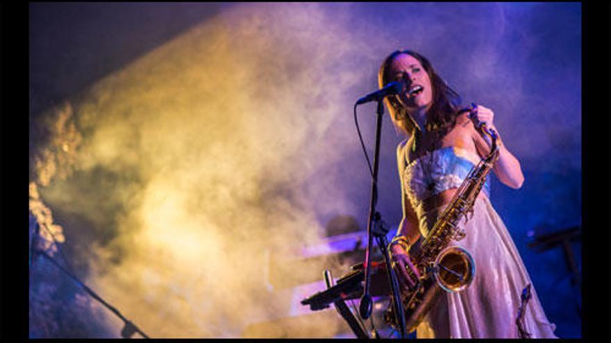 Carolina Araoz, saxofonista y cantautora.