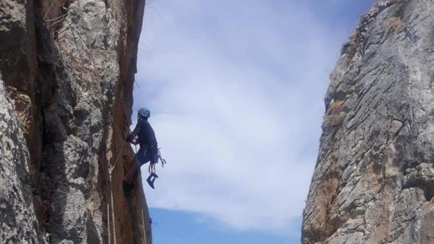 Práctica de la escalada en el Parque Naturas de las Subbéticas.