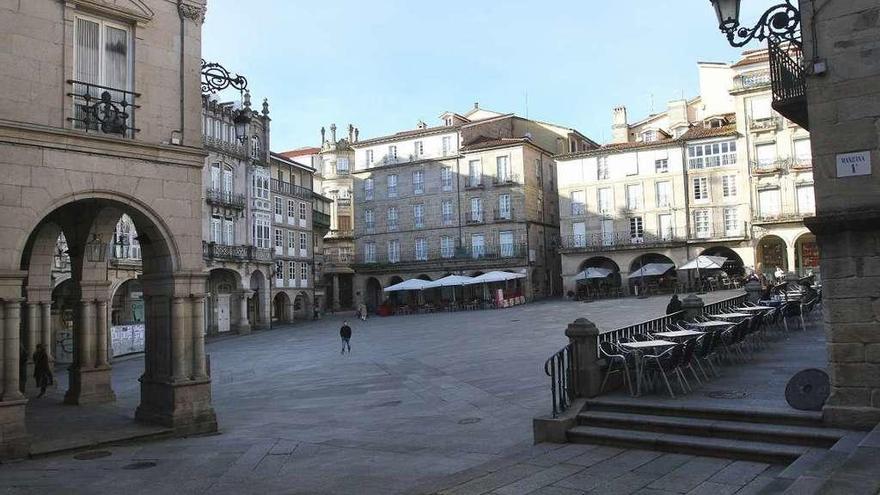 Edificios en la Plaza Mayor que DO propone destinar para dependencias municipales. // Iñaki Osorio