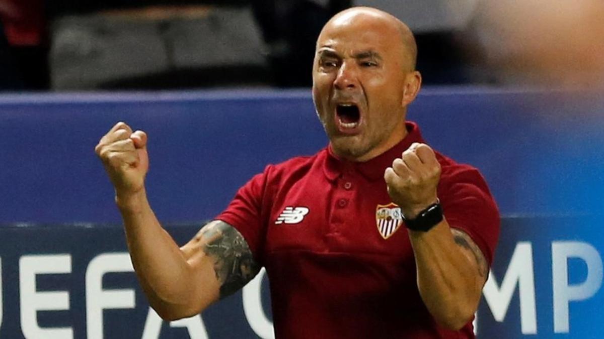 Jorge Sampaoli celebra uno de los goles del Sevilla al Dinamo de Zagreb en la Champions.