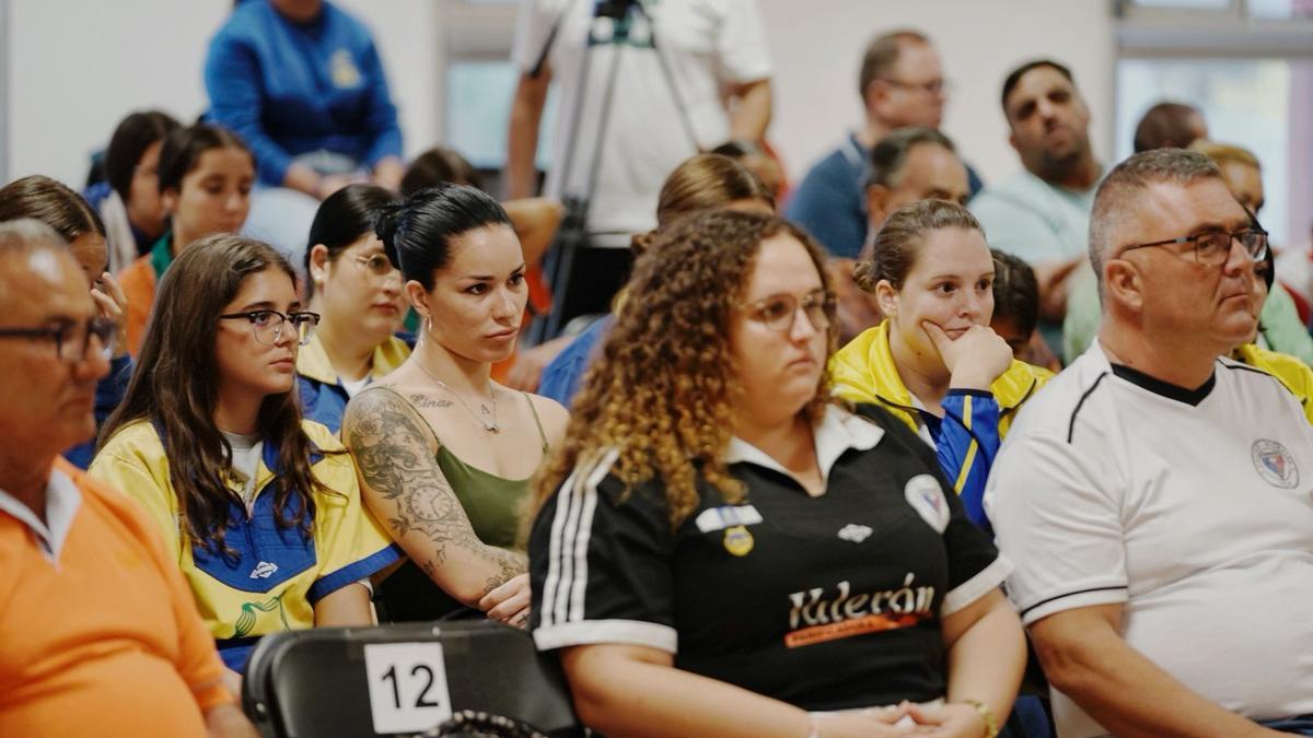 La Liga ABT Canarias de Lucha Canaria femenina retorna con récord de equipos participantes.