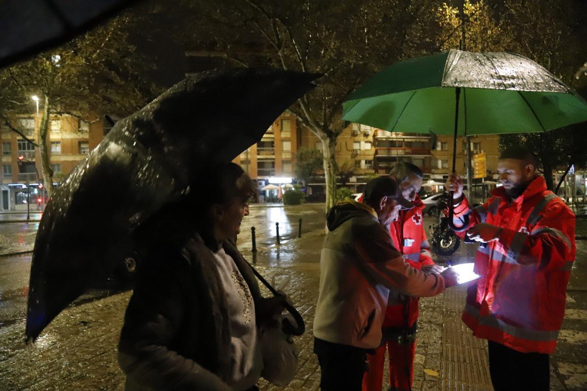 Entre 50 y 70 personas duermen en las calles de Córdoba estos días pese a las lluvias