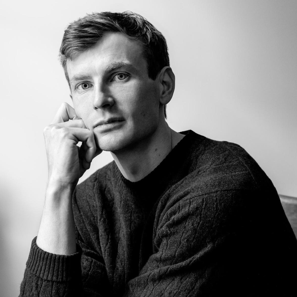 El escritor Hal Ebbott, autor de 'Entre amigos'.