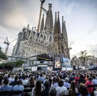BCN estima que unes 180.000 persones van seguir el Pontífex en els punts clau