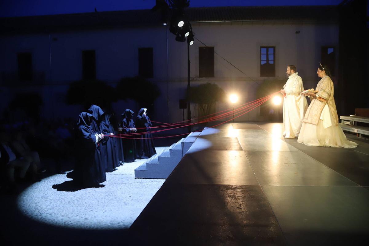 El Patio de San Eulogio acoge la representación de 'El gran teatro del mundo' de Calderón