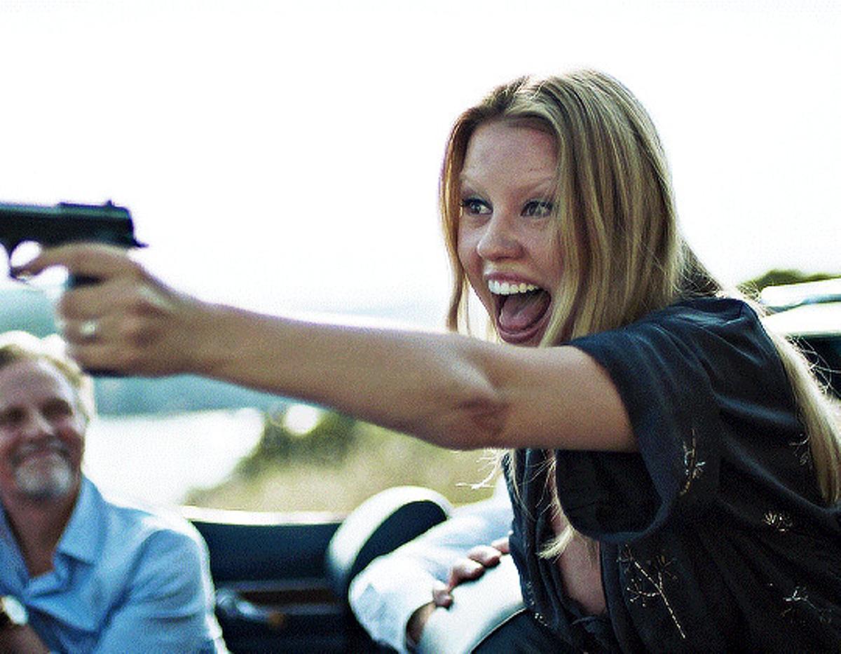 Mia Goth en una de las escenas de la película.