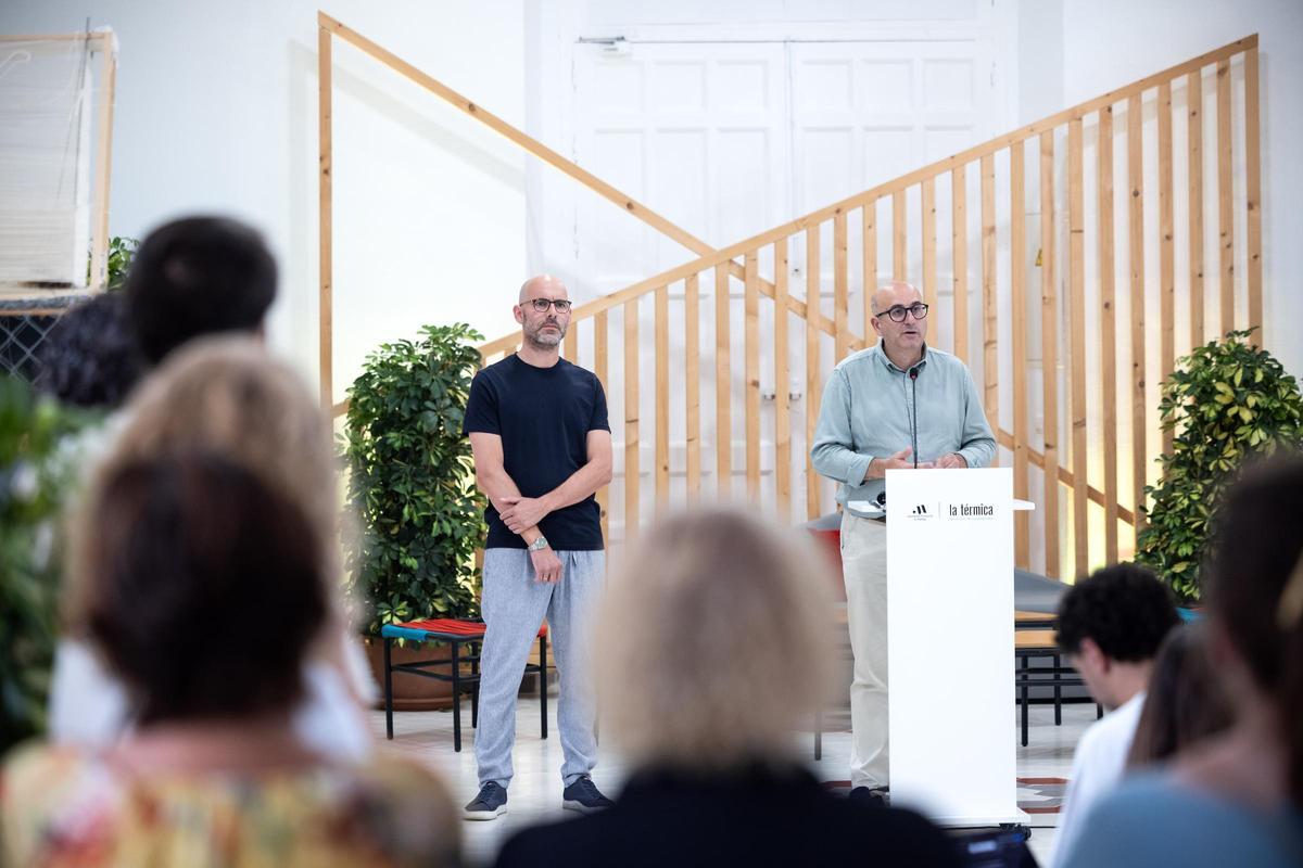 Manuel López Mestanza y Antonio Javier López durante la presentación del refugio