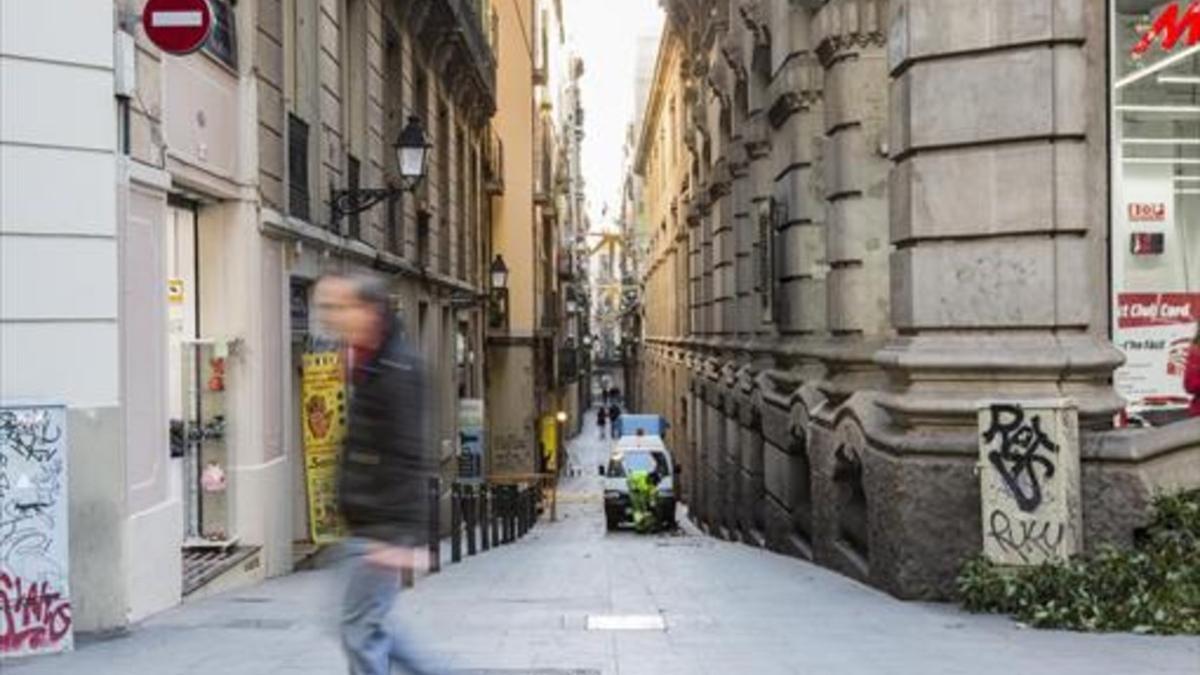 La pequeña calle de Estruc, que discurre entre las céntricas Fontanella y Comtal.