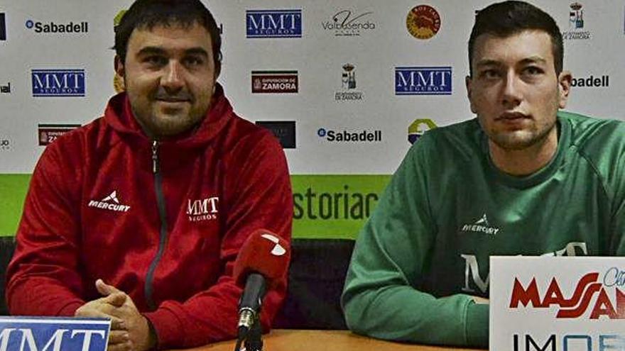 Leo Alvarez, entrenador del MMT Seguros, y Raúl Maide, jugador.