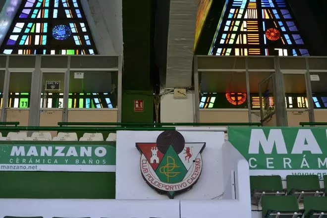 Fotogalería | Así es el escudo del Cacereño