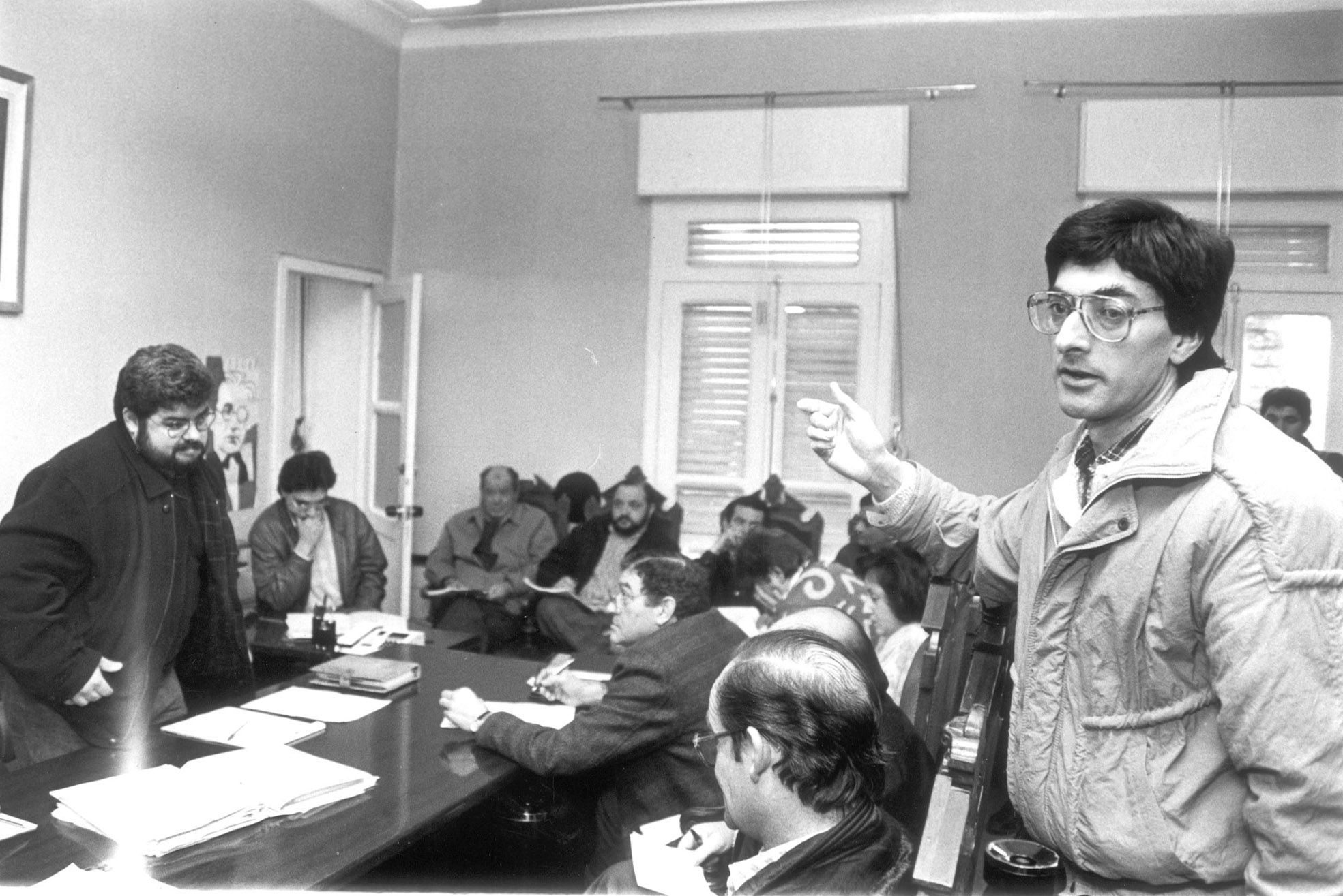 El conflicto de la contribución en Cangas: protestas y un alcalde asediado que no pudo volver a entrar en el Concello