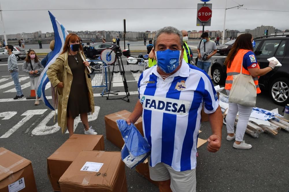 La caravana en defensa del Deportivo colapsó el tráfico en varios puntos de A Coruña.