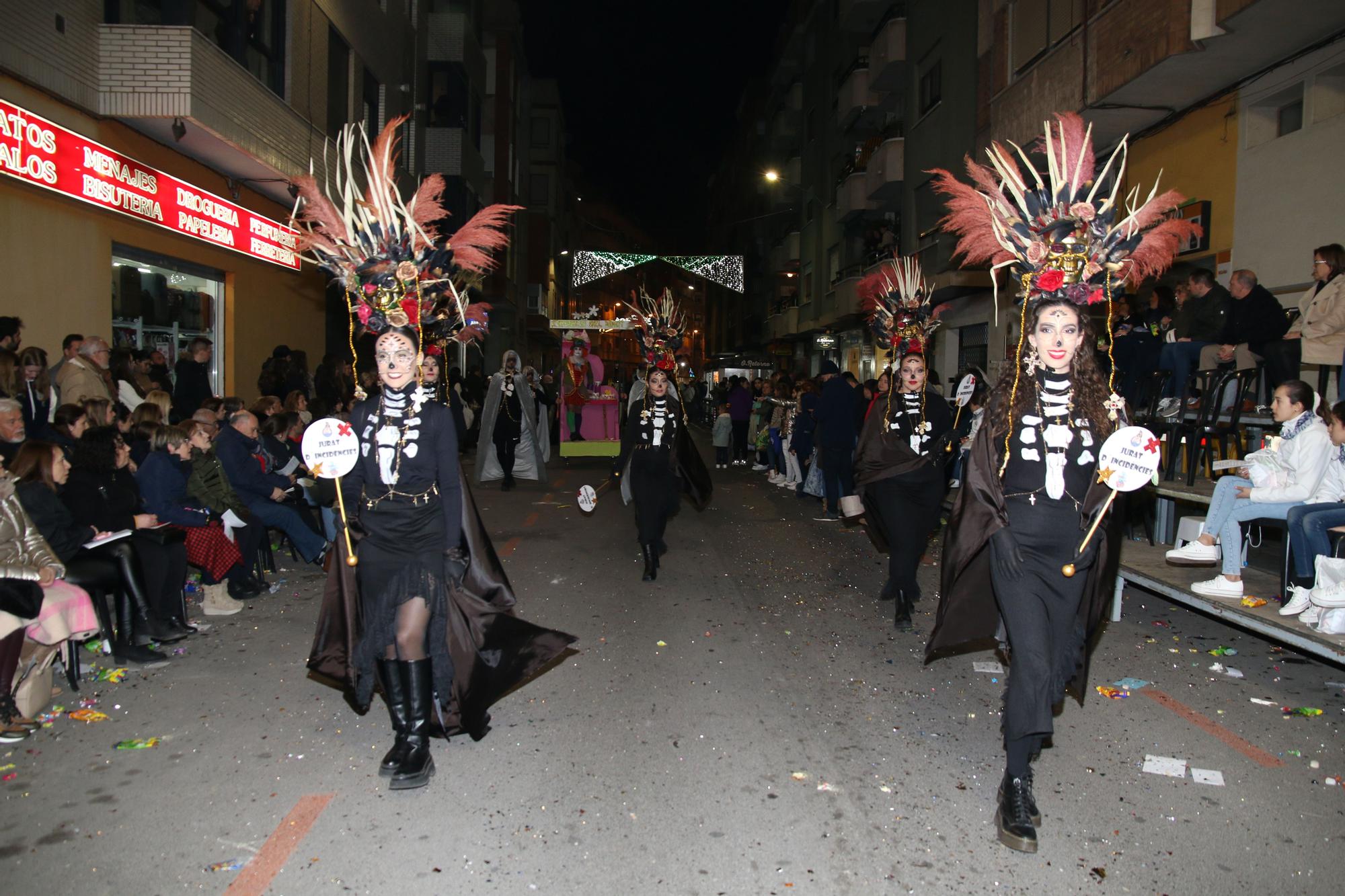 FOTOGALERÍA I La cabalgata del Ninot de Burriana, en imágenes