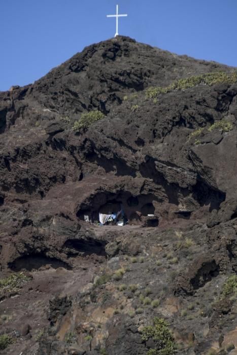 LAS PALMAS DE GRAN CANARIA 16-01-2019 LAS PALMAS DE GRAN CANARIA. Reportaje sobre el abandono de la cueva de Los Canarios. Reportaje sobre el abandono de la cueva de Los Canarios.  FOTOS: JUAN CASTRO