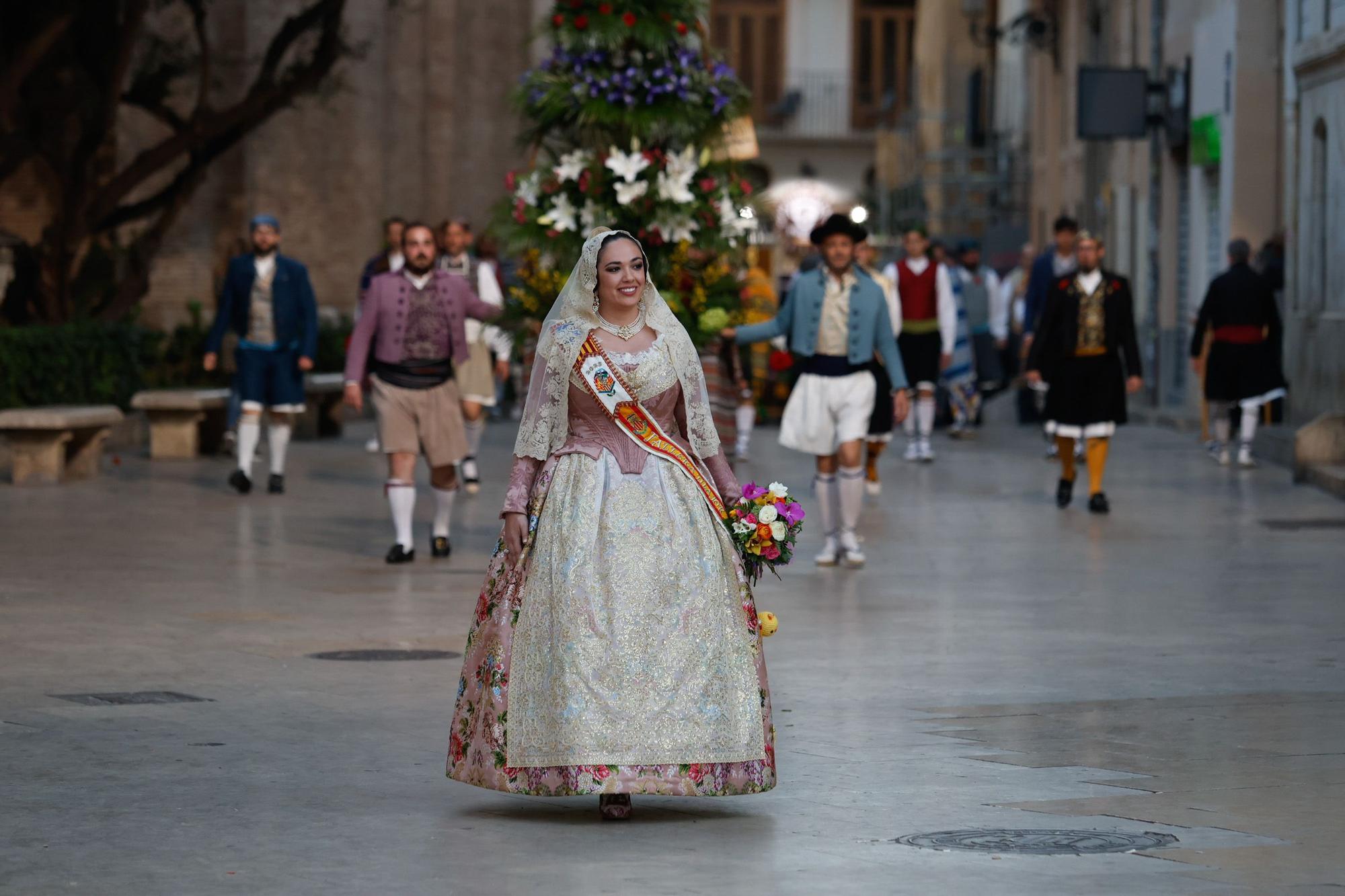 Búscate en el primer día de la Ofrenda en la calle San Vicente entre las 18:00 y las 19:00