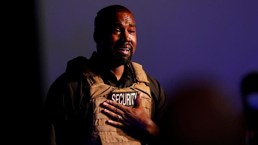 Kanye West arranca entre lágrimas su campaña presidencial