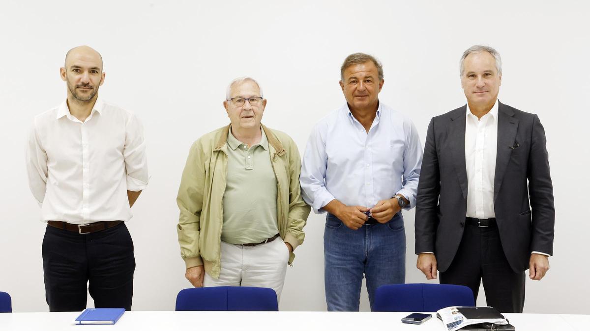 De izq. a dcha., Piñeiro, López, Guerra y Rocha, en la sede de la CEP.