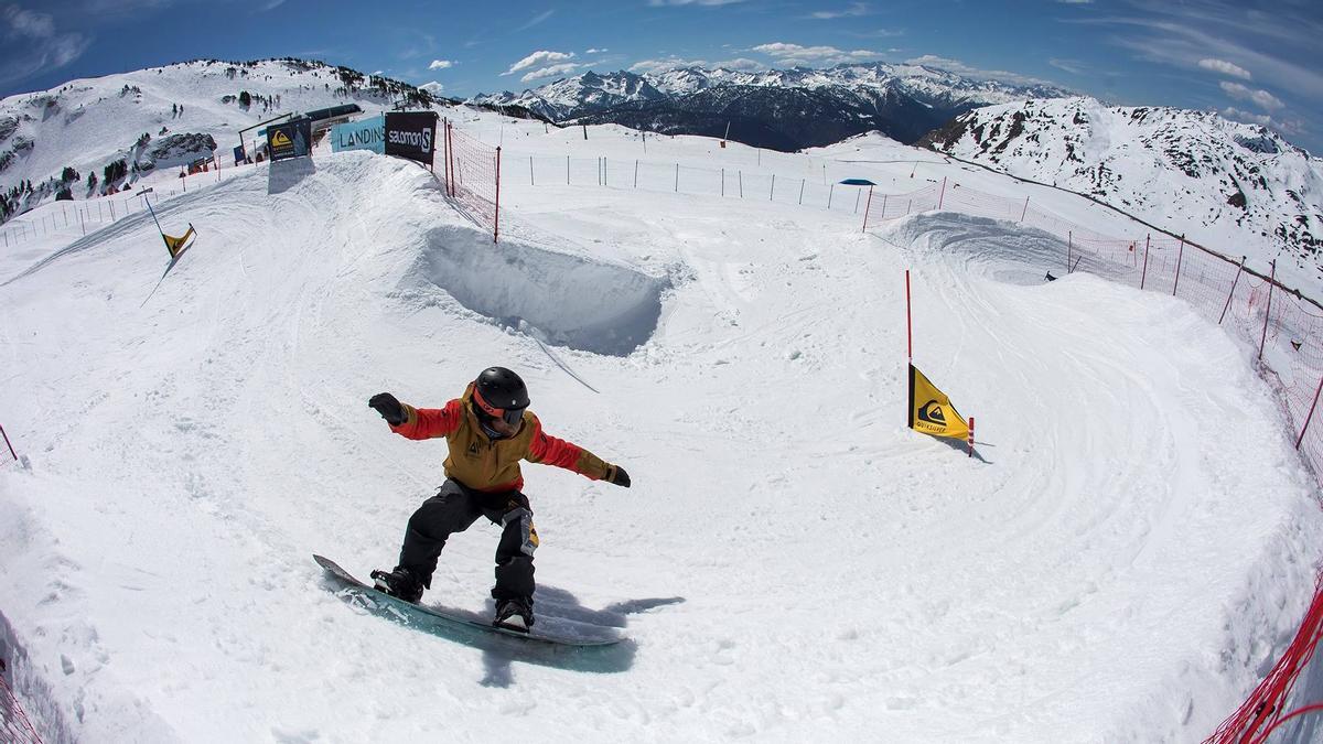 Baqueira vibrará con la Landing Snowboard Banked Slalom 2024