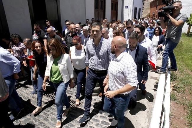 Delia Padrón Acto de los candidatos del PSOE al congreso y senado con la participación del candidato a la presidencia del gobierno Pedro Sánchez. , puerto de la cruz