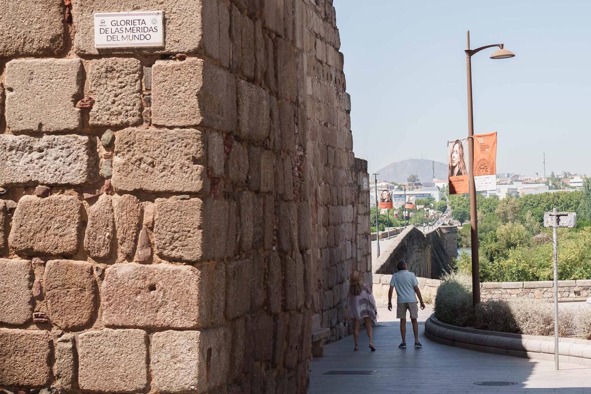 Turistas se refugian del calor en Mérida.
