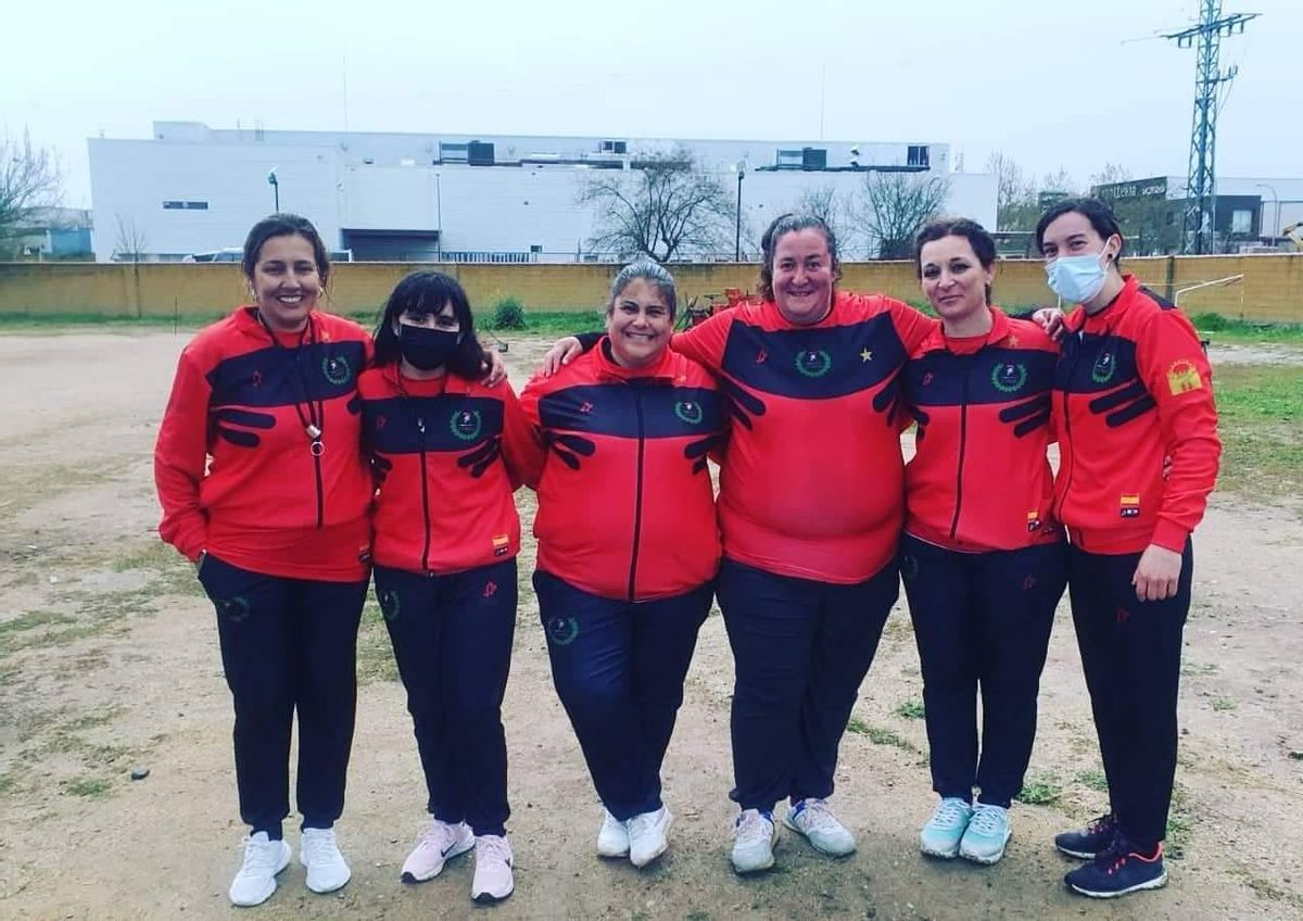 Equipo femenino del Club Petanca Mérida.