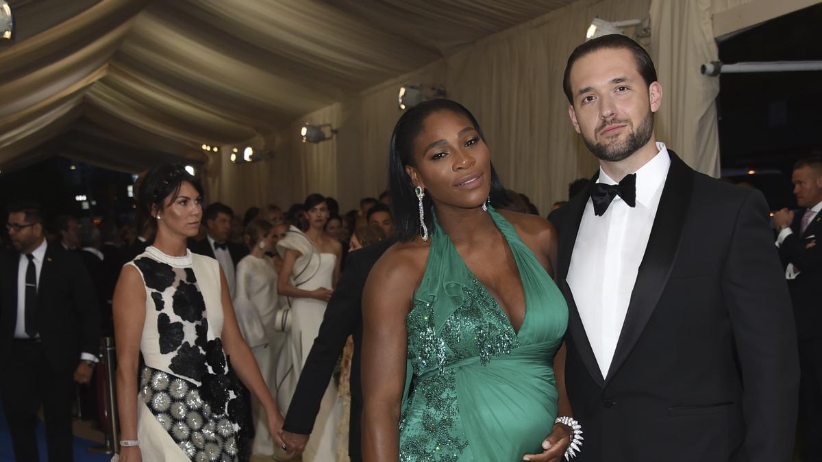 Serena Williams embarazada en la Gala MET