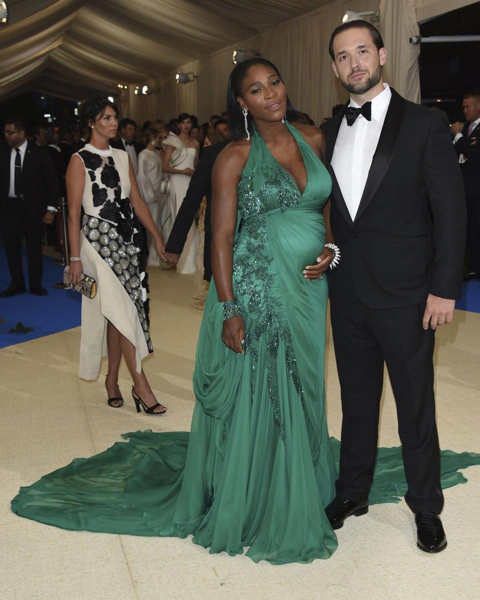 Serena Williams embarazada en la Gala MET