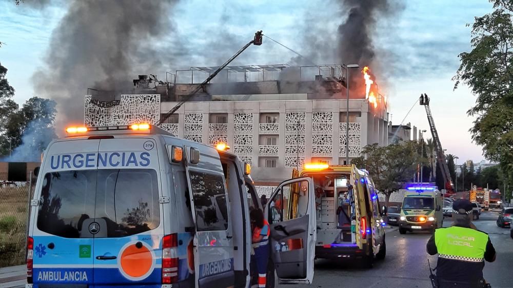 Las imágenes del incendio en un hotel de Puerto Banús, en Marbella