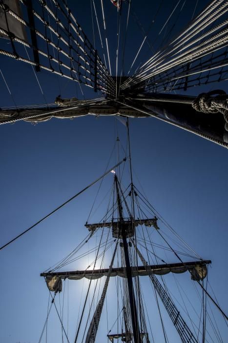 Así es la réplica de los galeones del siglo XVI atracada en Alicante