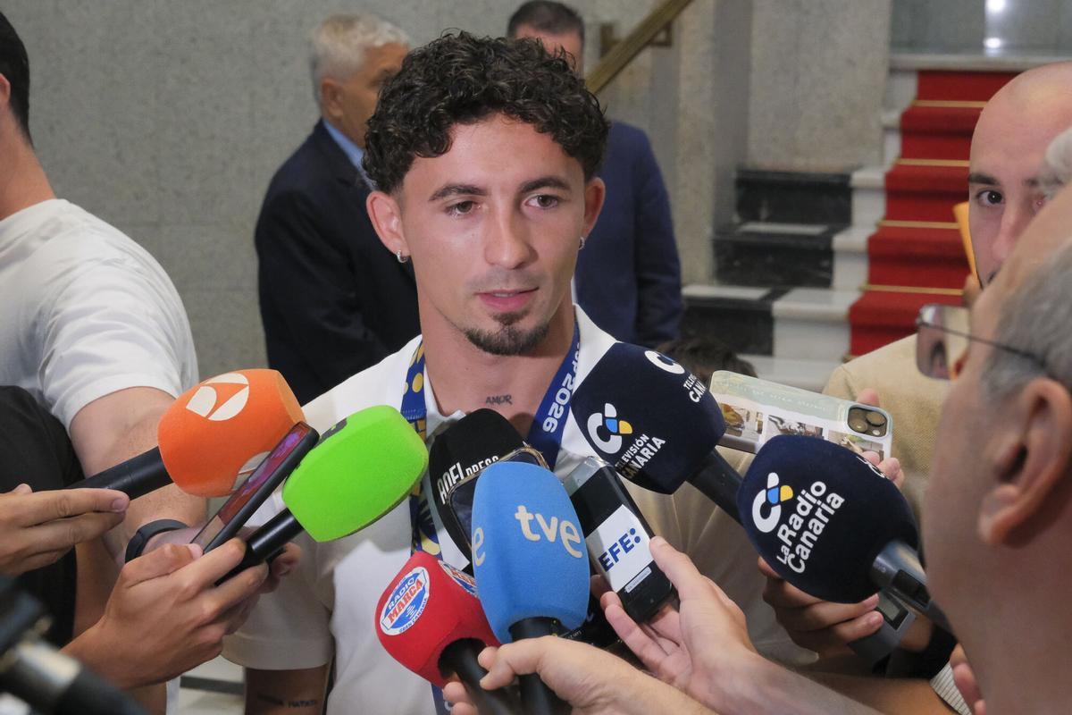 Recibimiento a Yeremy Pino en la Presidencia del Gobierno de Canarias en Las Palmas de Gran Canaria