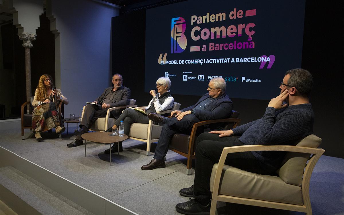 Otro momento del debate en el Palau Macaya.