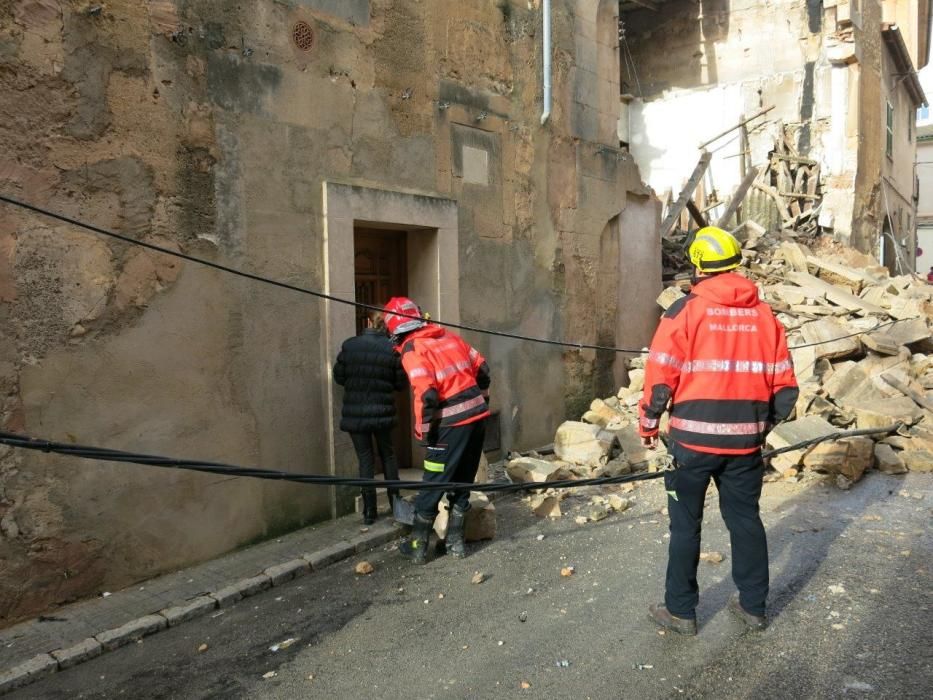 Las lluvias provocan el derrumbe de una casa en Porreres