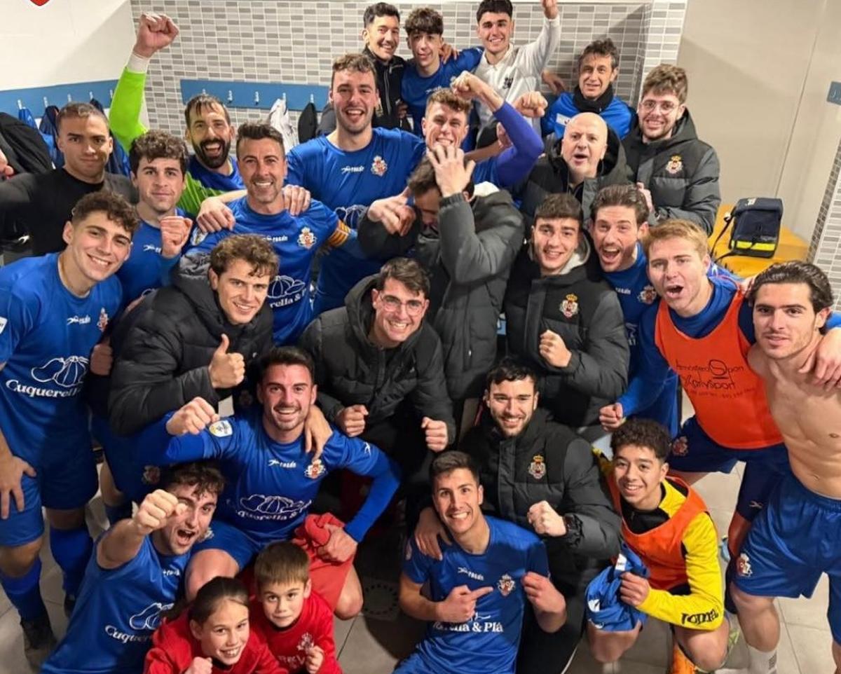 El Benigànim CF celebra la victoria ante l'Olleria.