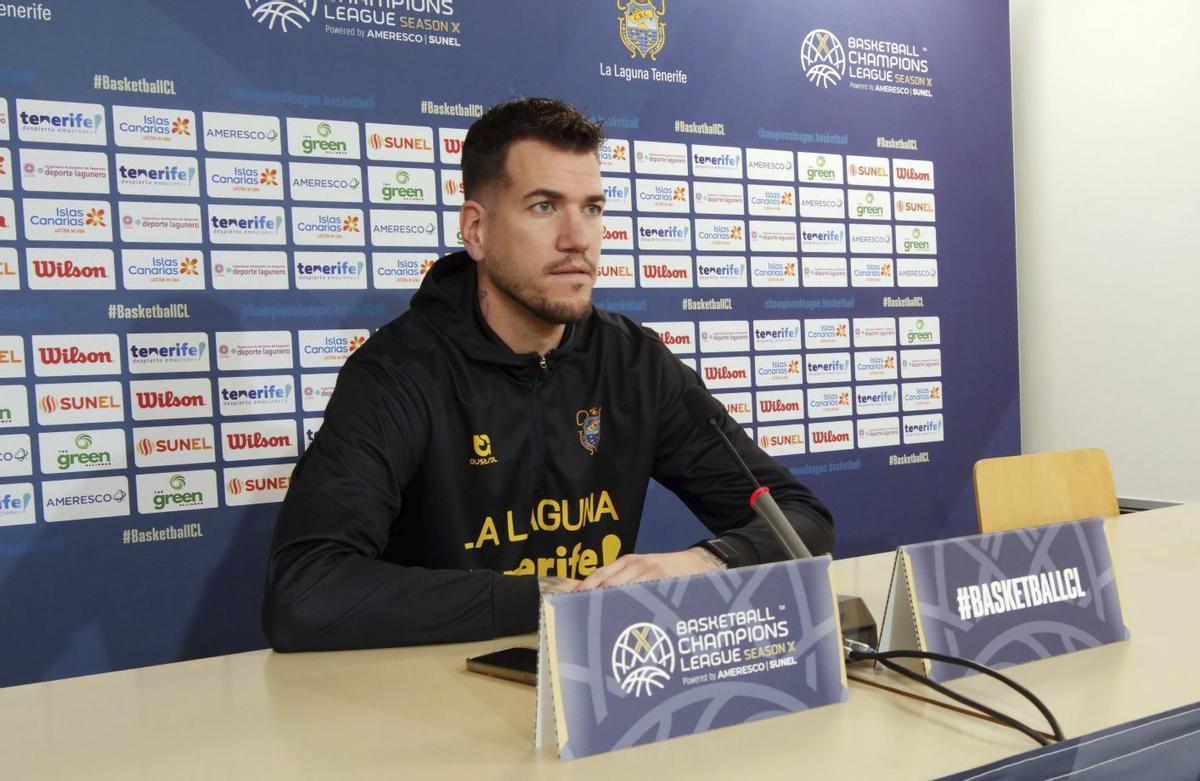 Fran Guerra comparece en sala de prensa.  | CB CANARIAS