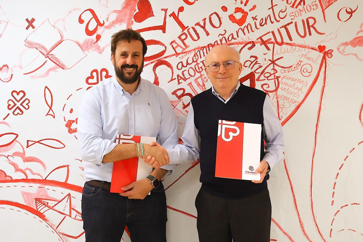 Acto de firma del acuerdo entre Konery y Cáritas Diócesis de Cartagena.