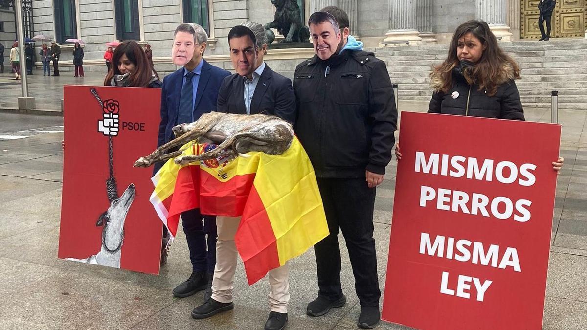 Protesta animalista en favor de la ley de bienestar animal.