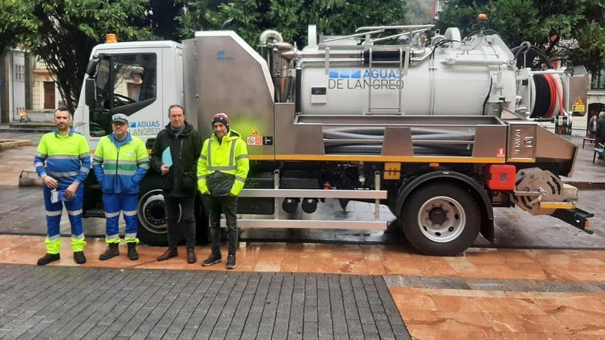 Aguas de Langreo refuerza su parque de maquinaria con un nuevo vehículo para tareas de saneamiento