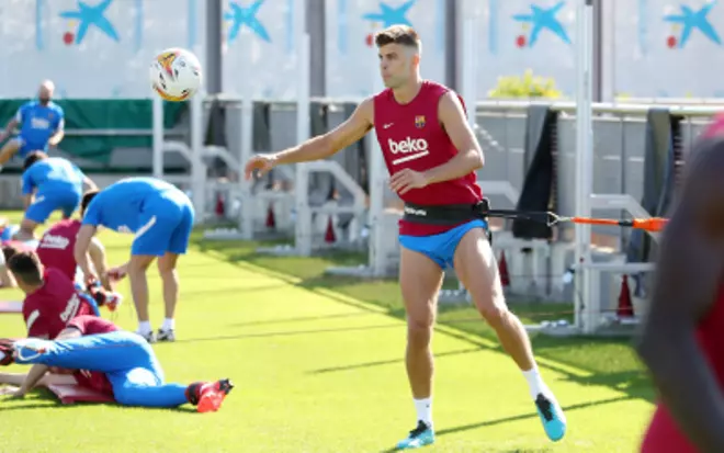 Entreno con estreno del pasado futuro del Barça